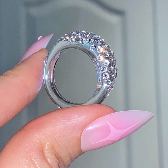 Clear acrylic crystal Lucite ring made with Swarovski crystals - Picture 7 of 12